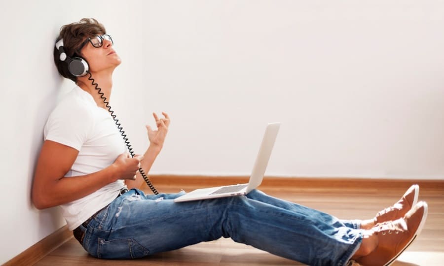 Nghe nhạc tiếng Anh